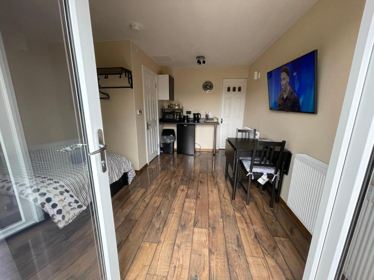 Studio-4 For Professionals Staines-upon-Thames